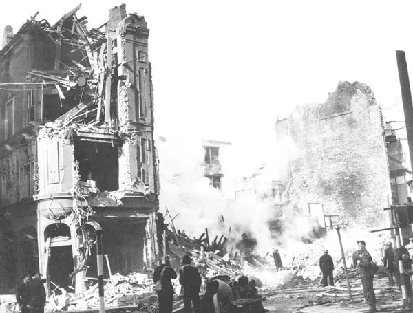 The situation in London, bombed by German planes in the Second World War.