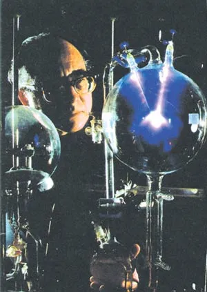 Stanley Miller with his experimental apparatu